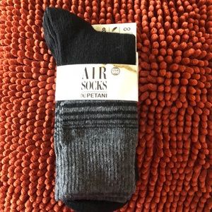 ✨NWT- Air socks Wool Petani brand✨